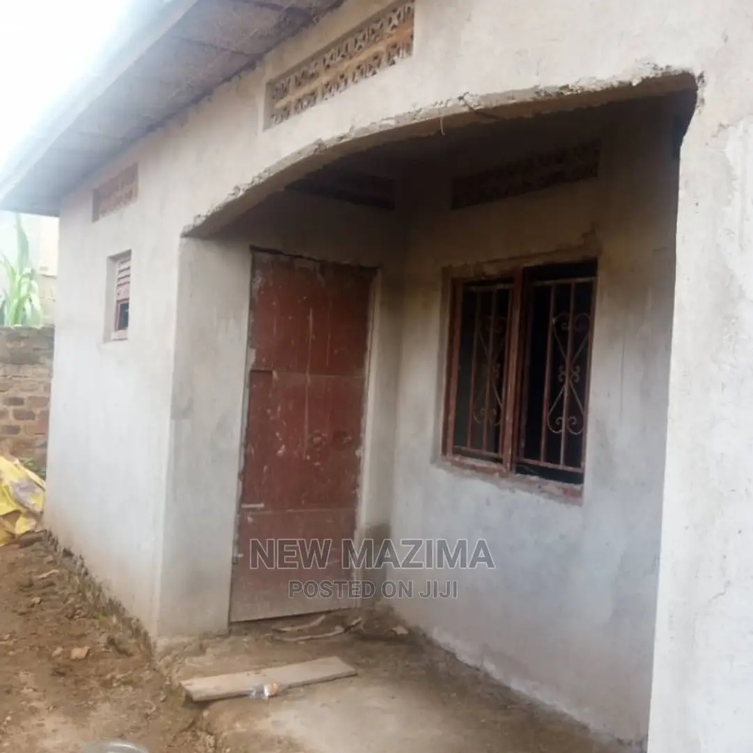 2bdrm House in Kajjansi Ntebe Rd, Central Division for Sale in Central Division
