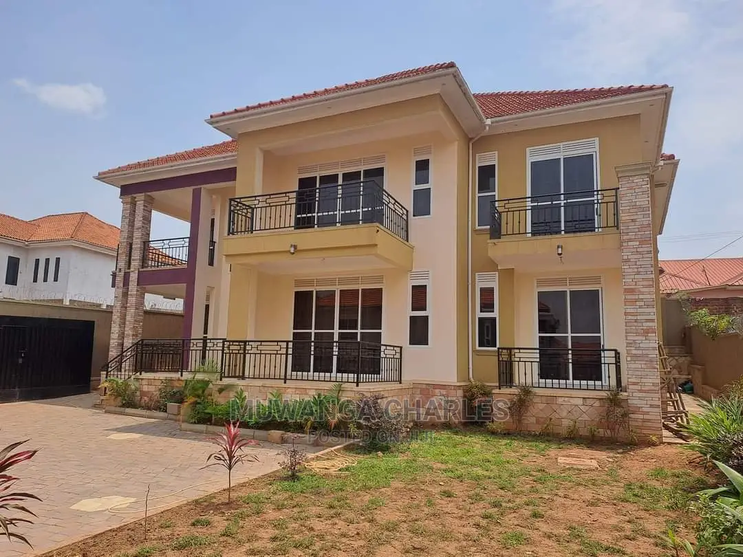 5bdrm Duplex in Fs Properties Ltd, Central Division for Sale in Central Division