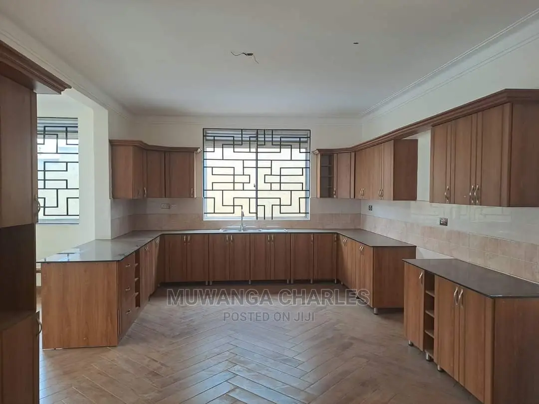 5bdrm Duplex in Fs Properties Ltd, Central Division for Sale in Central Division