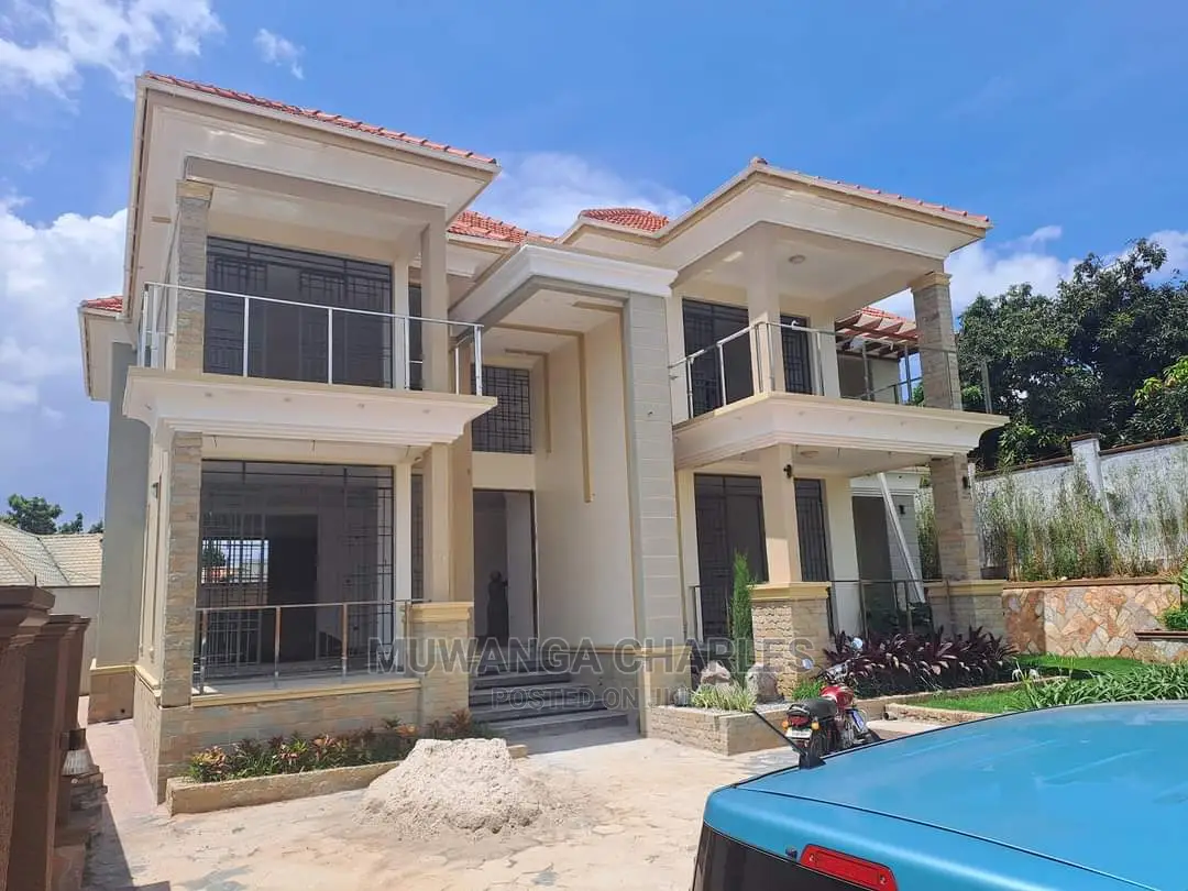 5bdrm Duplex in Fs Properties Ltd, Central Division for Sale in Central Division