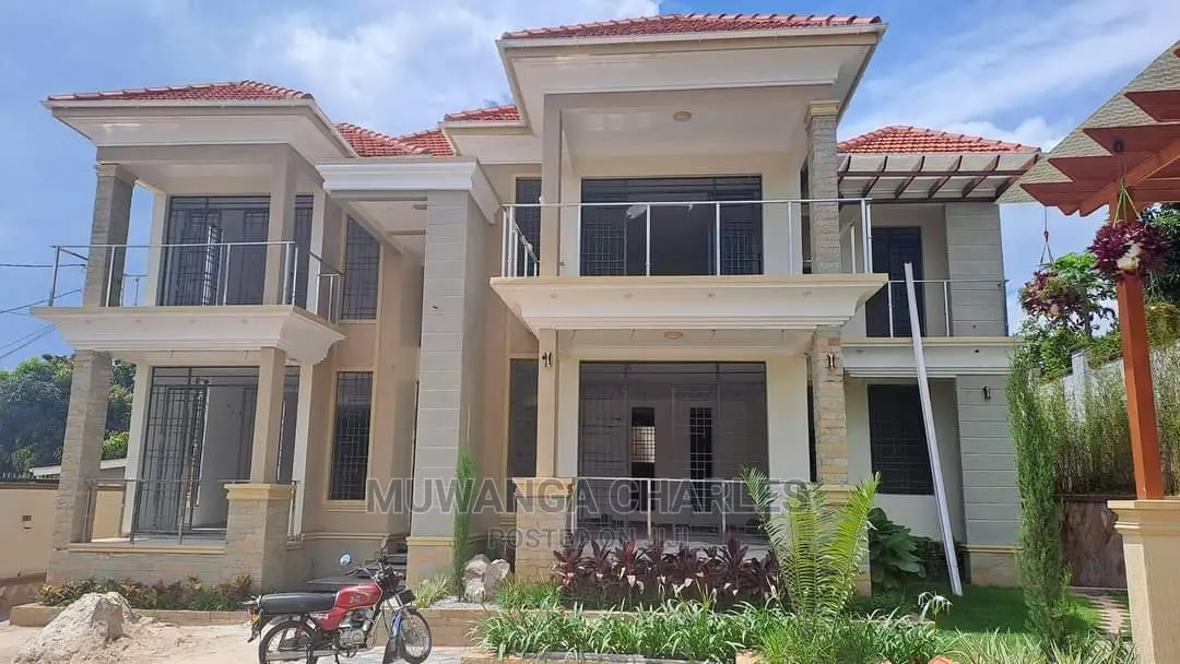 5bdrm Duplex in Fs Properties Ltd, Central Division for Sale in Central Division