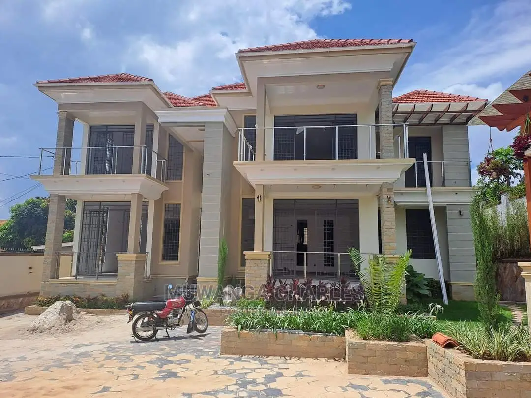 5bdrm Duplex in Fs Properties Ltd, Central Division for Sale in Central Division