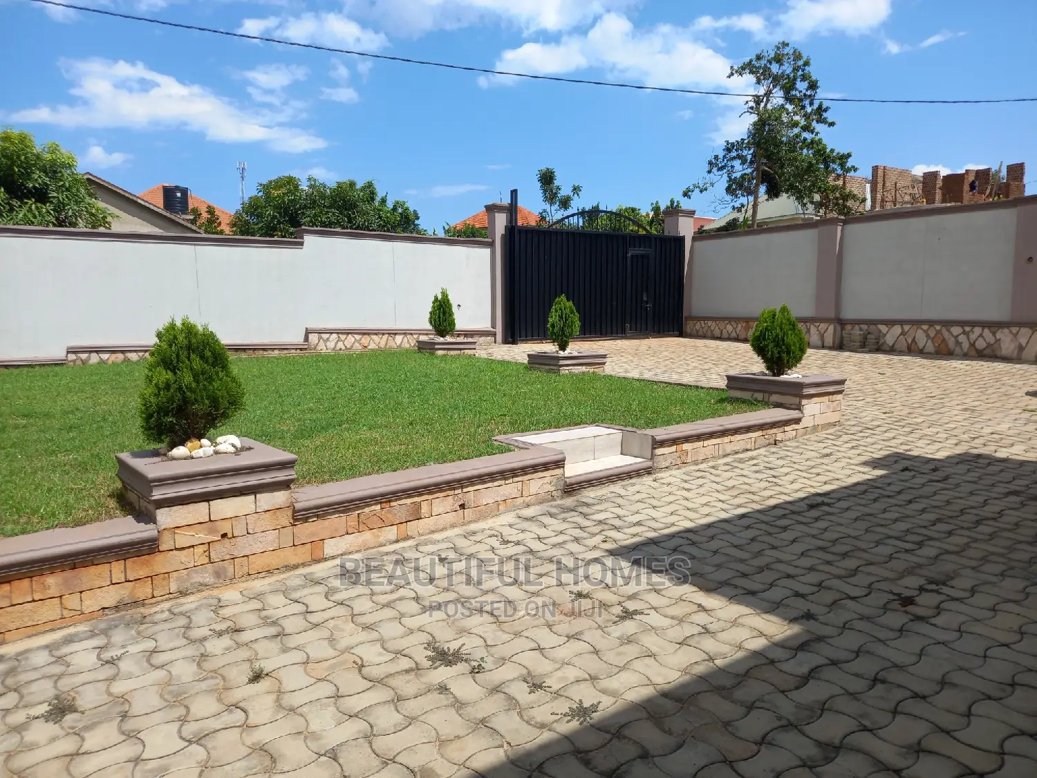 Furnished 4bdrm House in Kira for Sale in Kira