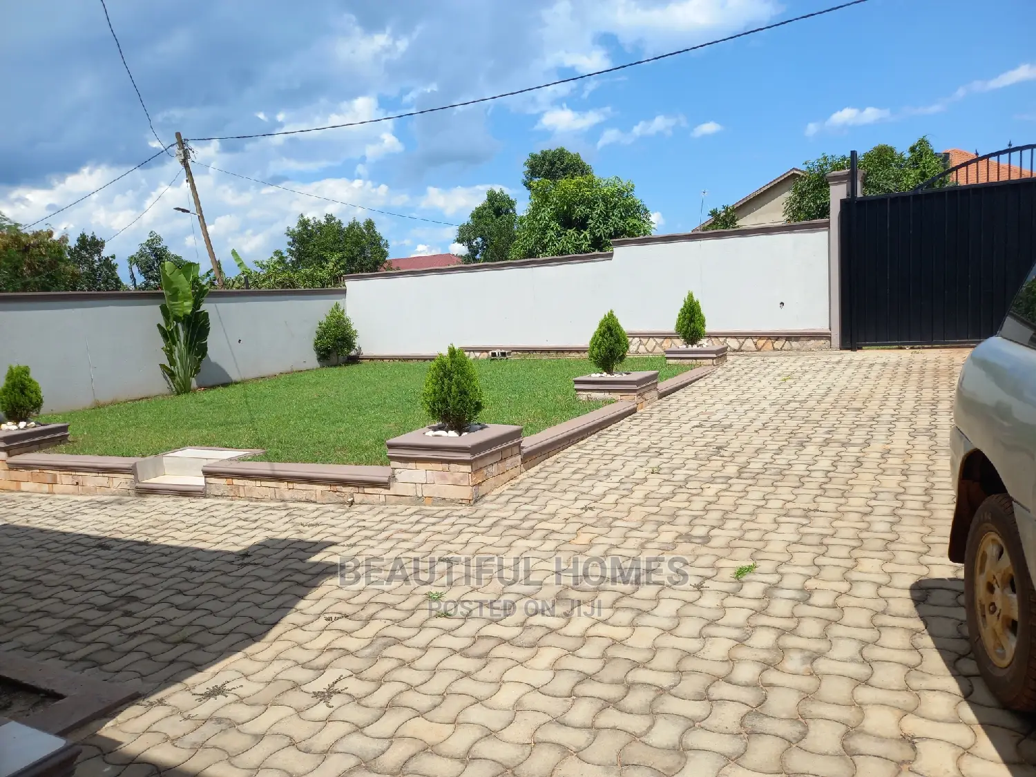 Furnished 4bdrm House in Kira for Sale in Kira