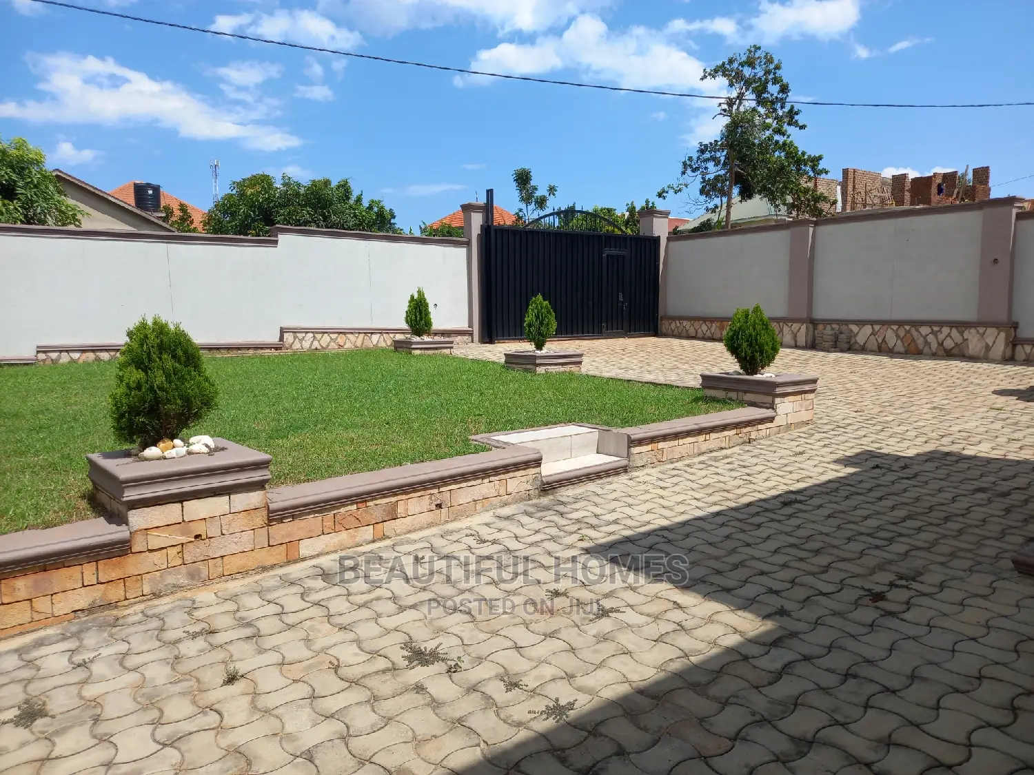 Furnished 4bdrm House in Kira for Sale in Kira