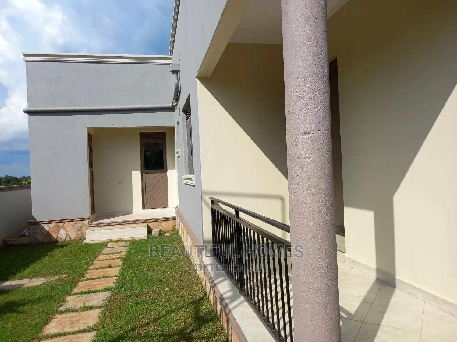 Furnished 4bdrm Bungalow in Kira for Sale in Kira