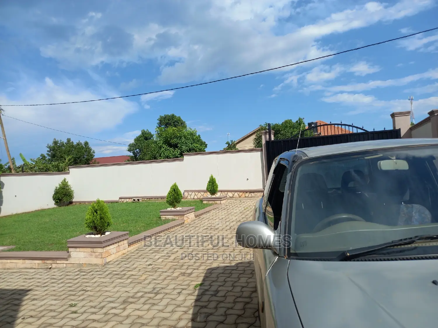 Furnished 4bdrm Bungalow in Kira for Sale in Kira