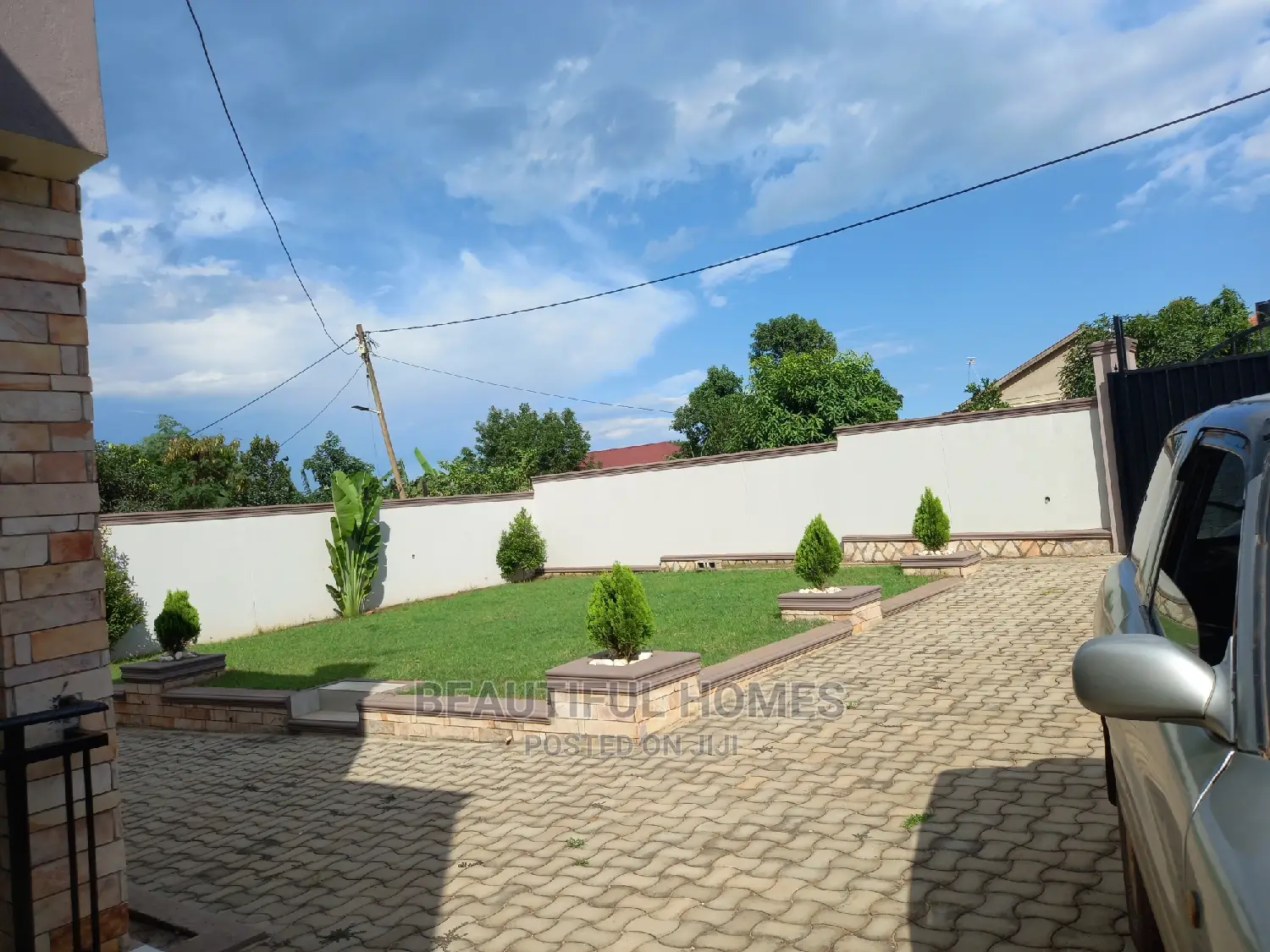 Furnished 4bdrm Bungalow in Kira for Sale in Kira