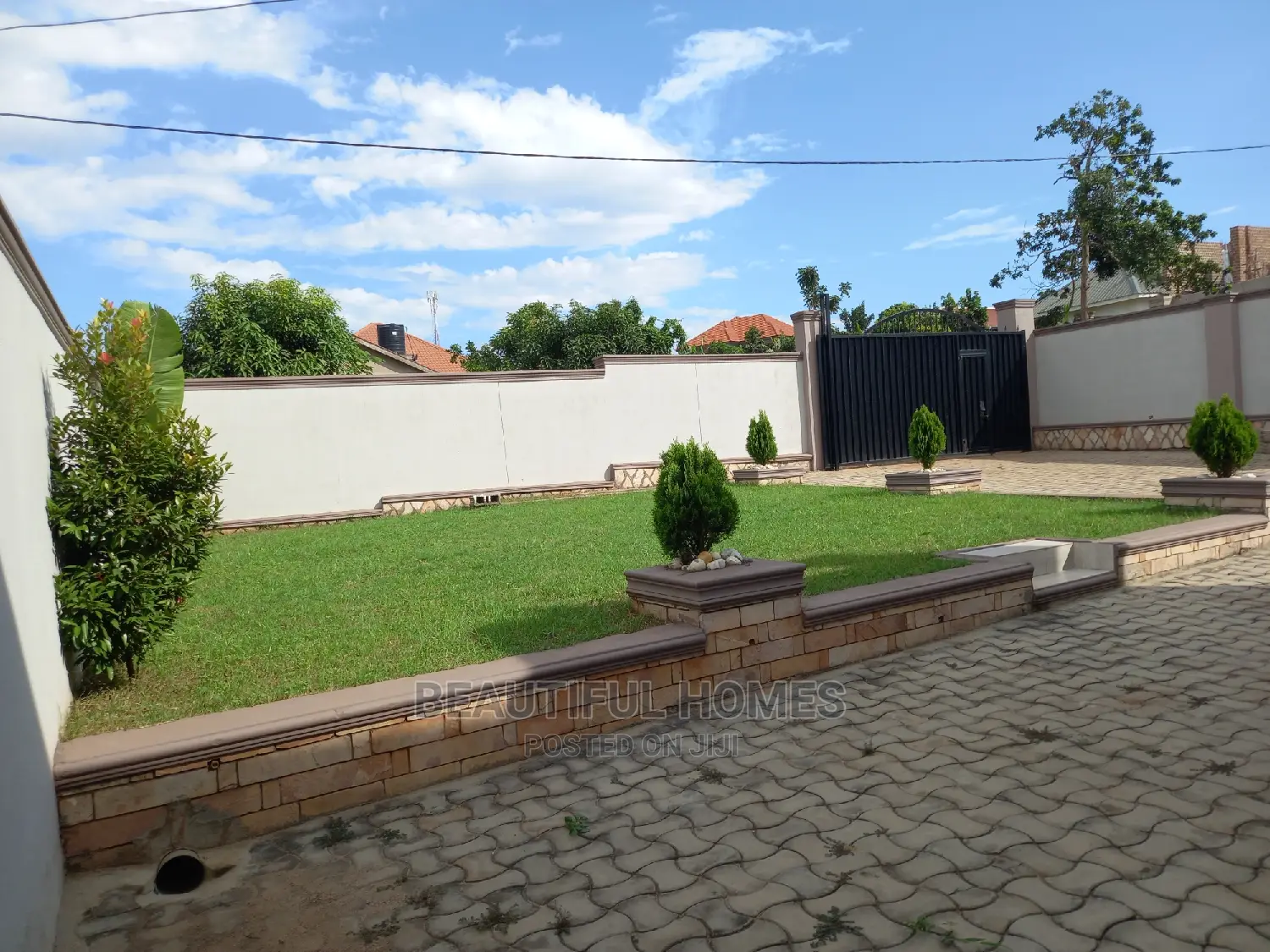 Furnished 4bdrm House in Kira for Sale in Kira