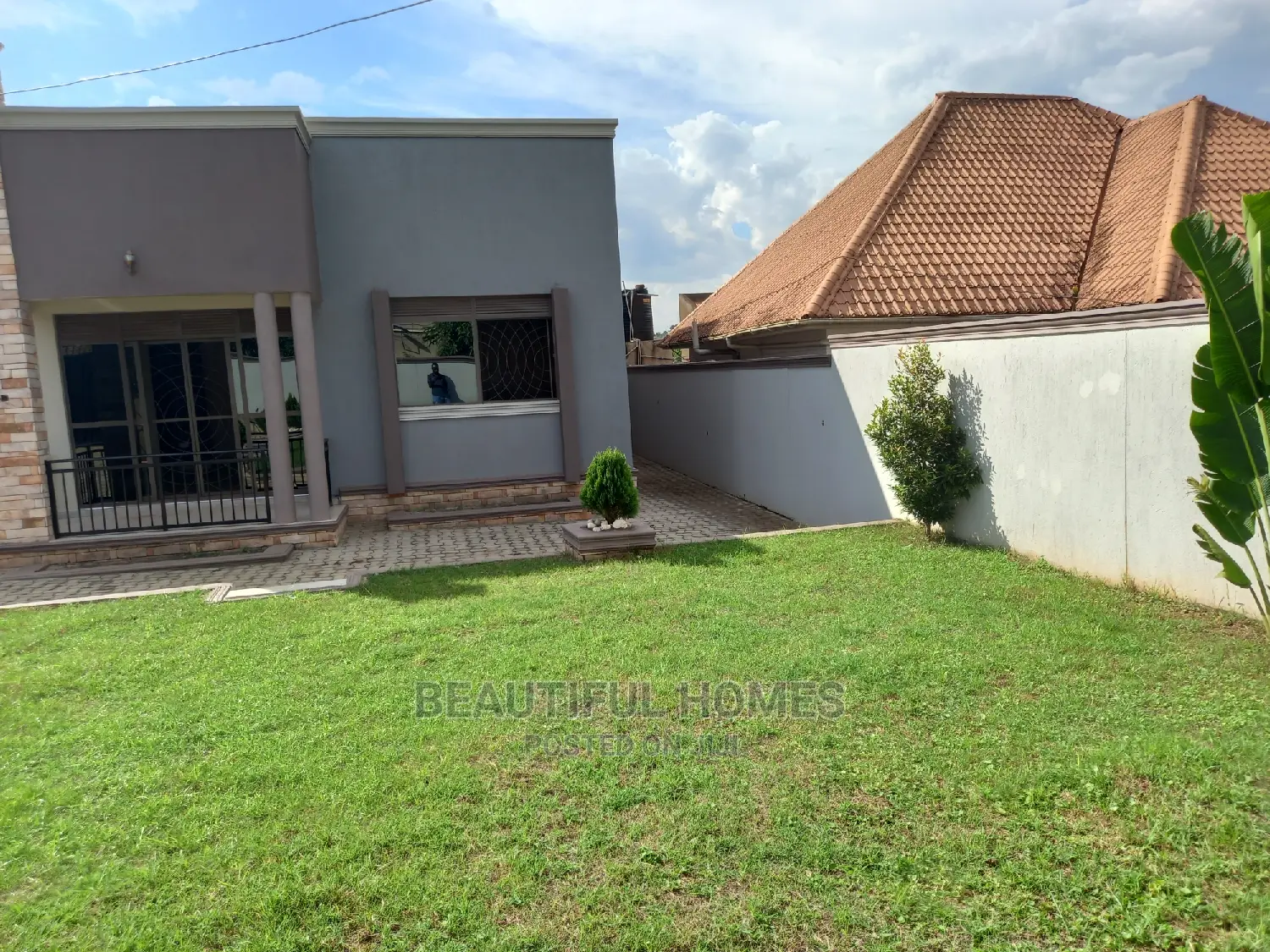 Furnished 4bdrm Bungalow in Kira for Sale in Kira