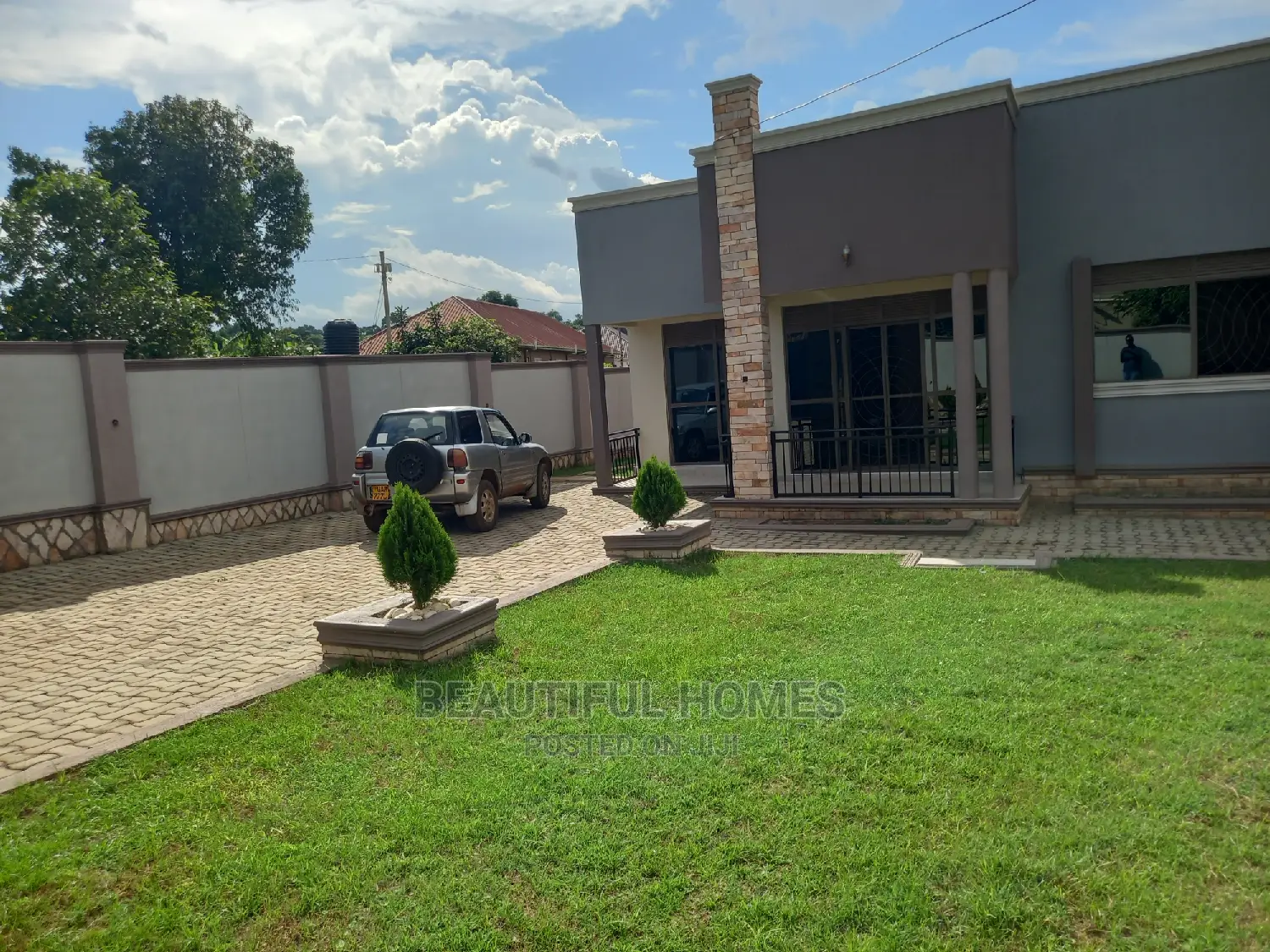 Furnished 4bdrm Bungalow in Kira for Sale in Kira
