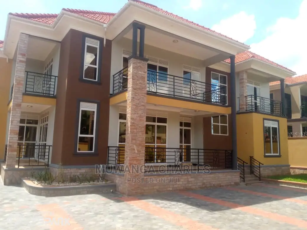 5bdrm Duplex in Fs Properties Ltd, Central Division for Sale in Central Division