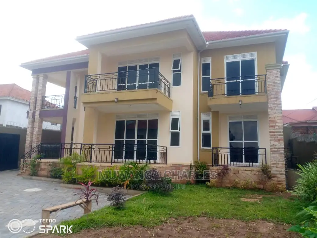 5bdrm Duplex in Fs Properties Ltd, Central Division for Sale in Central Division