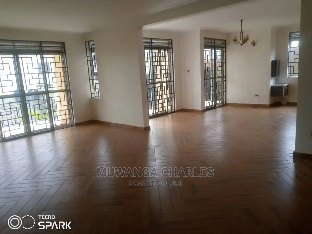 5bdrm Duplex in Fs Properties Ltd, Central Division for Sale in Central Division