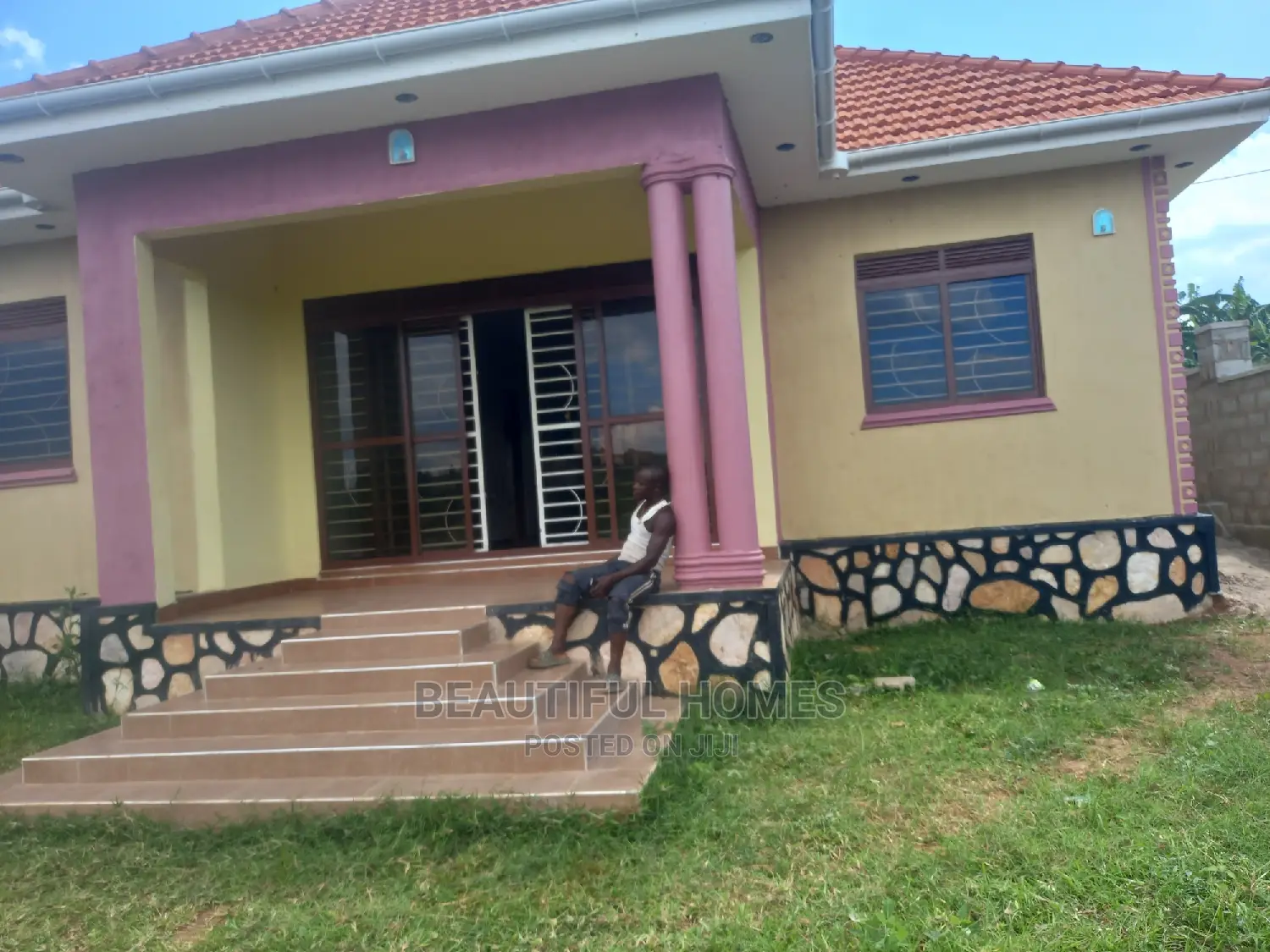 Furnished 4bdrm Bungalow in Kira for Sale in Kira