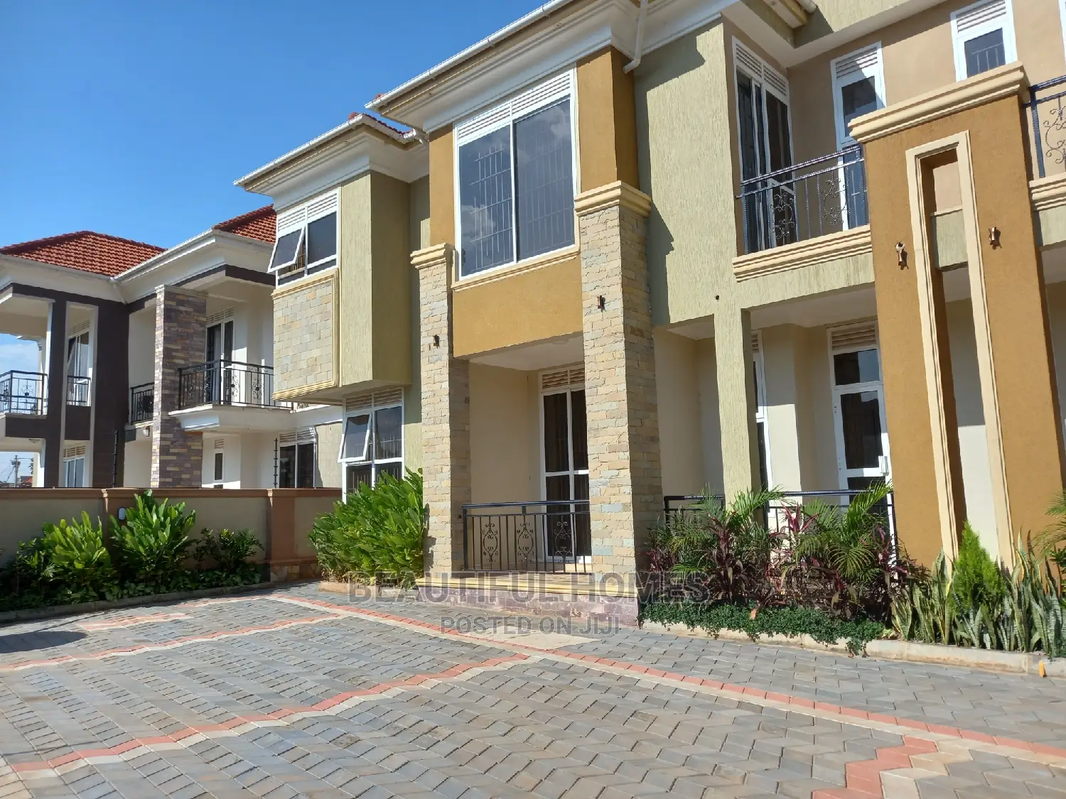 Furnished 5bdrm Duplex in Kyanja Corporate, Central Division for Sale in Central Division