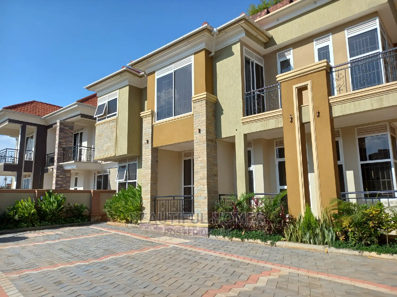 Furnished 5bdrm Duplex in Kyanja Corporate, Central Division for Sale in Central Division