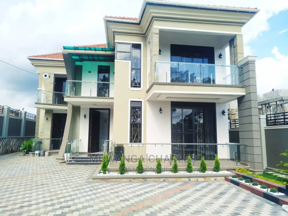 5bdrm Duplex in Fs Properties Ltd, Central Division for Sale in Central Division