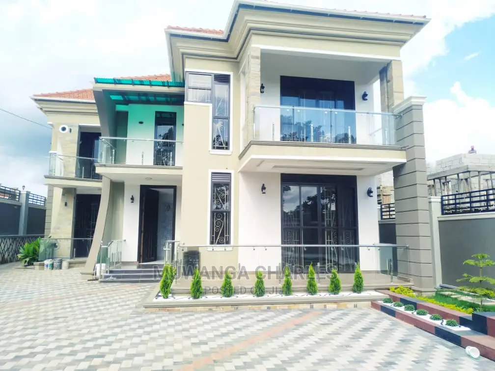 5bdrm Duplex in Fs Properties Ltd, Central Division for Sale in Central Division
