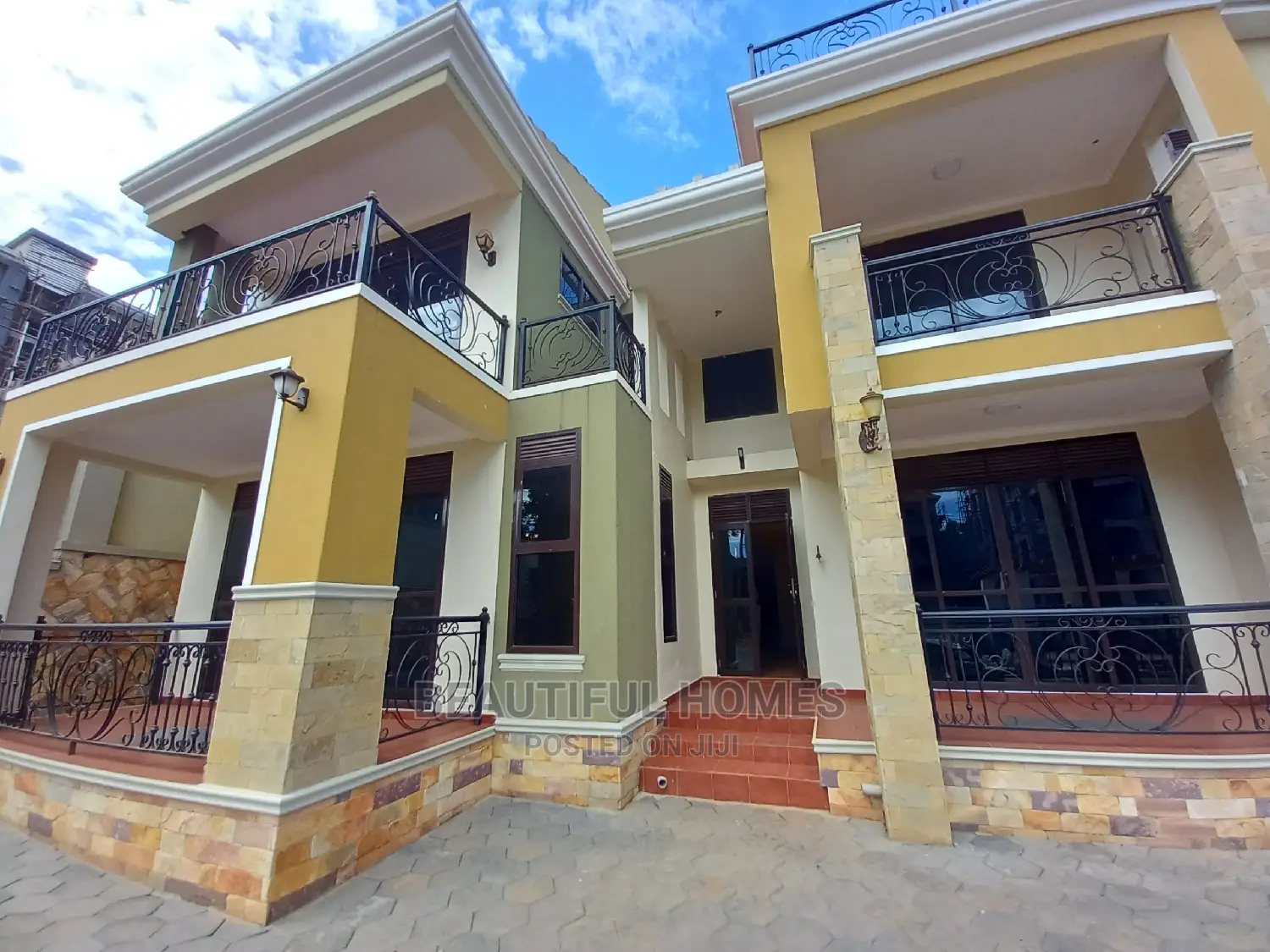Furnished 7bdrm Mansion in Kyanja, Central Division for Sale in Central Division