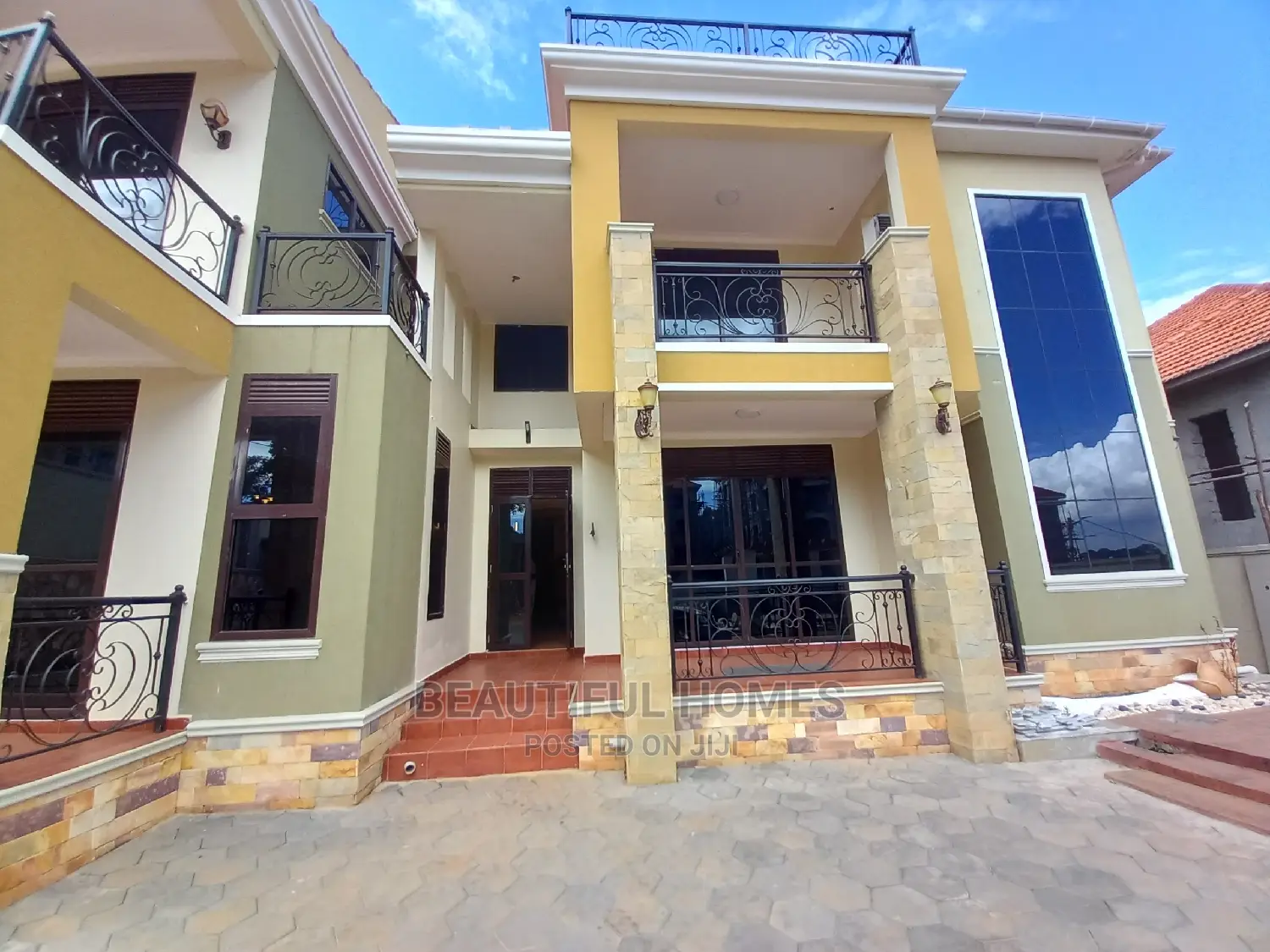Furnished 7bdrm Mansion in Kyanja, Central Division for Sale in Central Division
