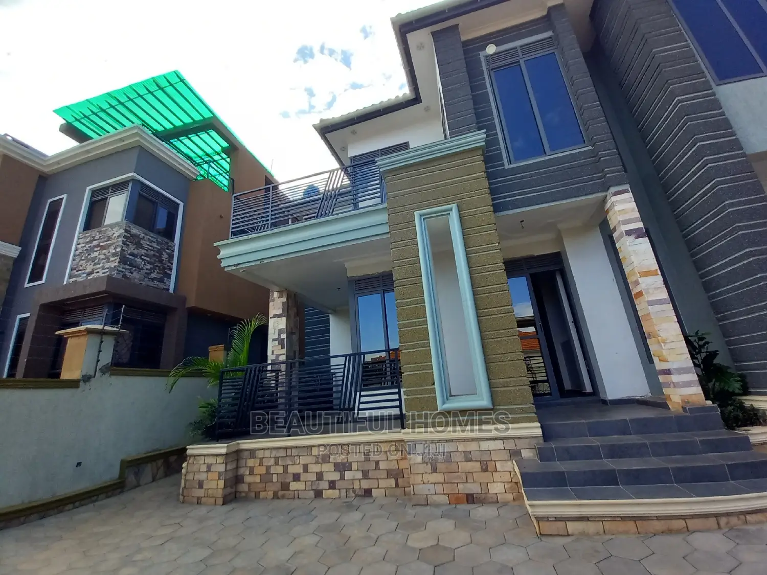 Furnished 5bdrm Duplex in Kyanja, Nakawa for sale in Nakawa