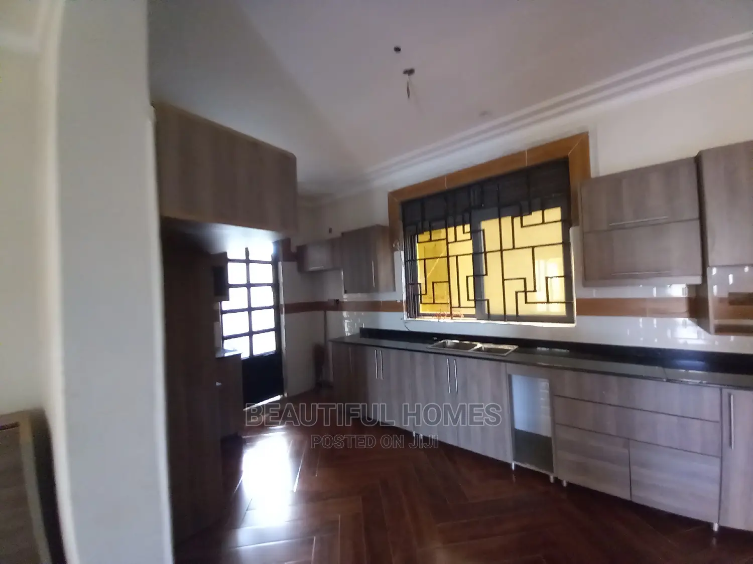 Furnished 5bdrm Duplex in Kyanja, Nakawa for sale in Nakawa