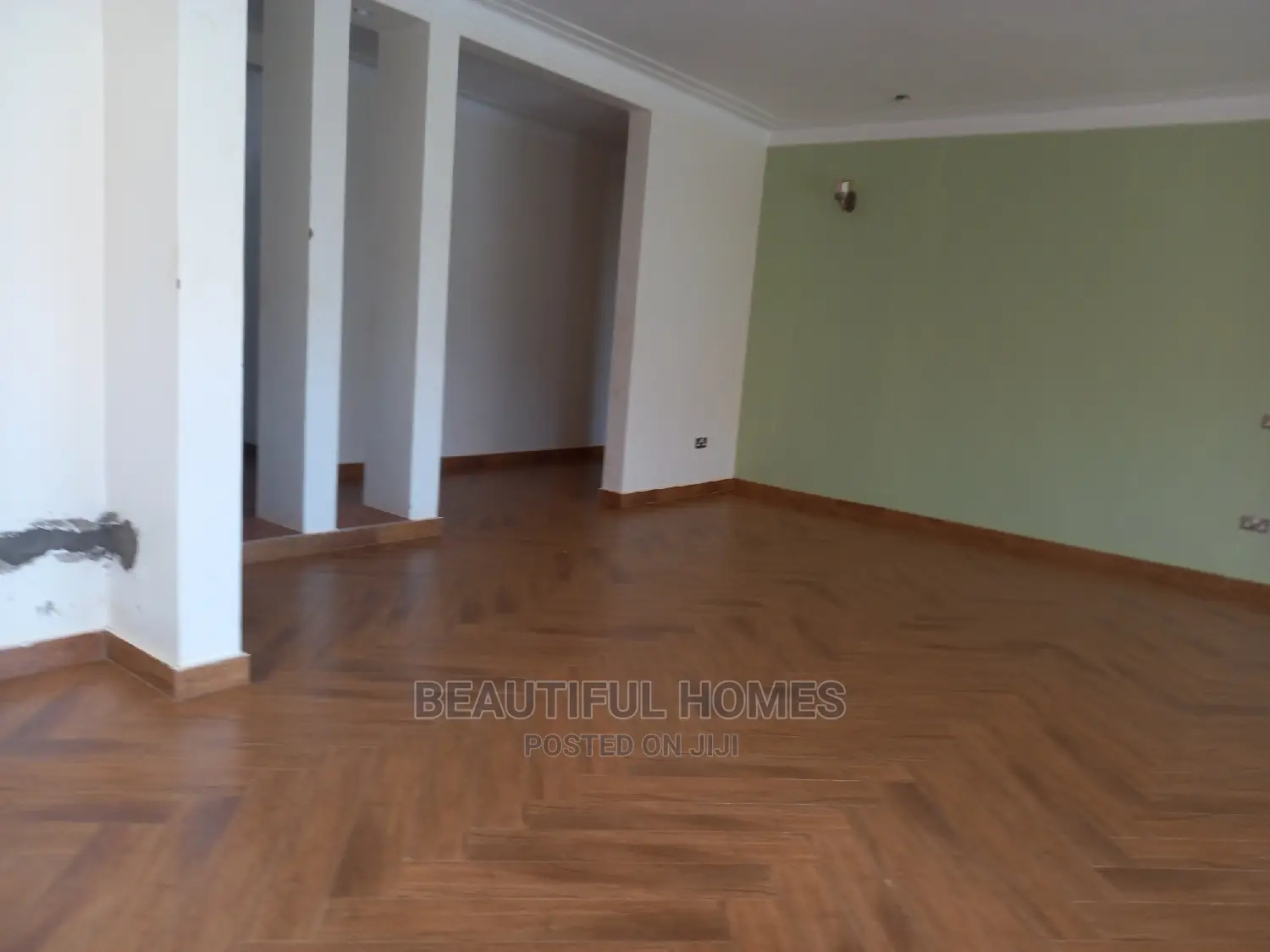 Furnished 6bdrm Mansion in Kira Corporate for Sale in Kira