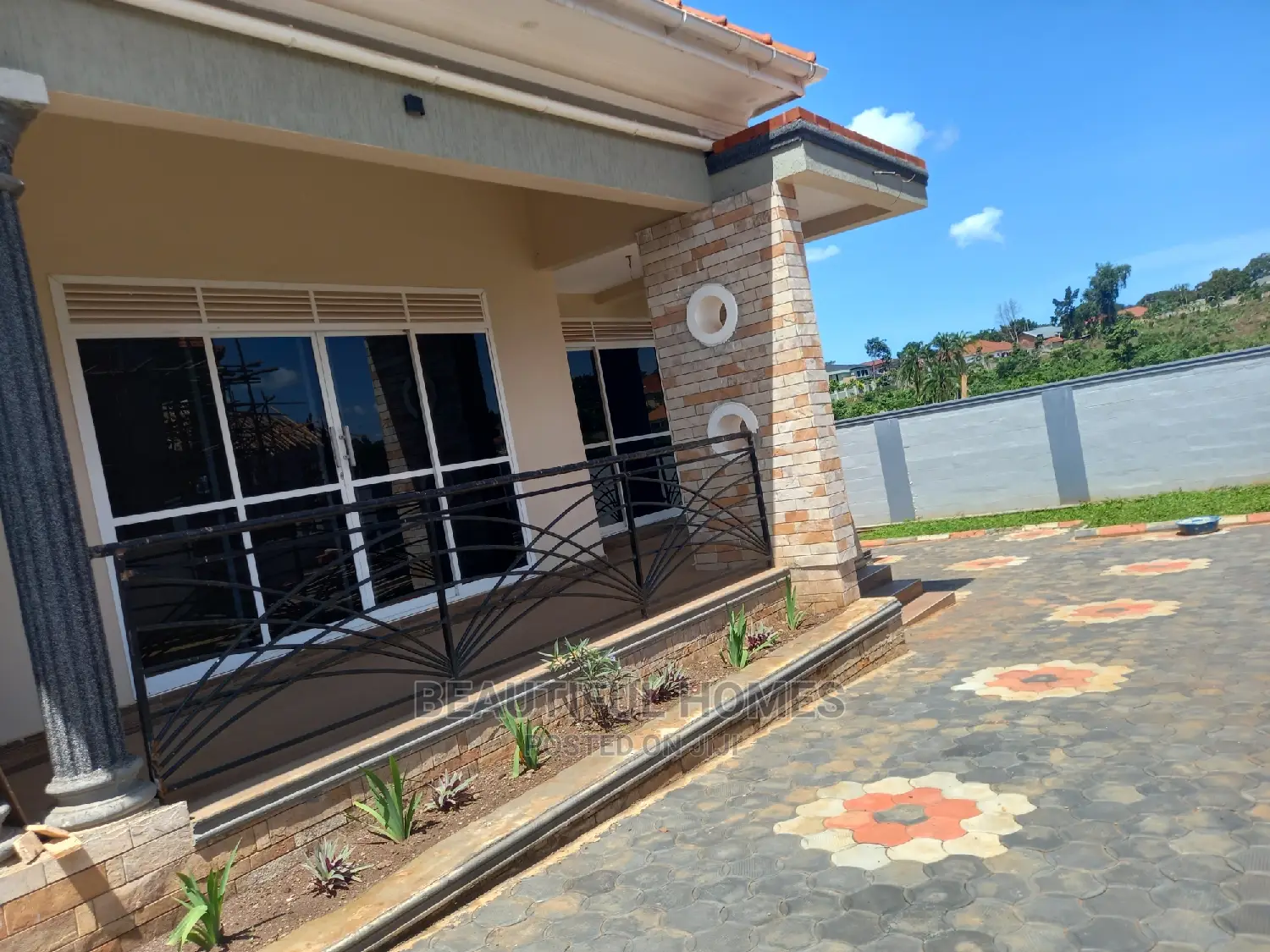 Furnished 4bdrm Bungalow in Kira for sale in Kira