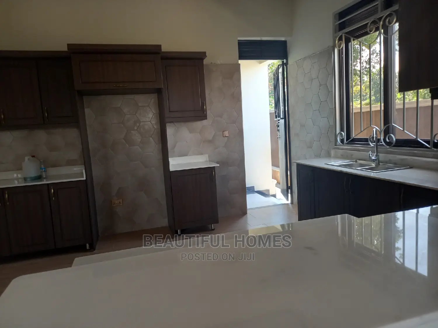 Furnished 4bdrm House in Kira for Sale in Kira