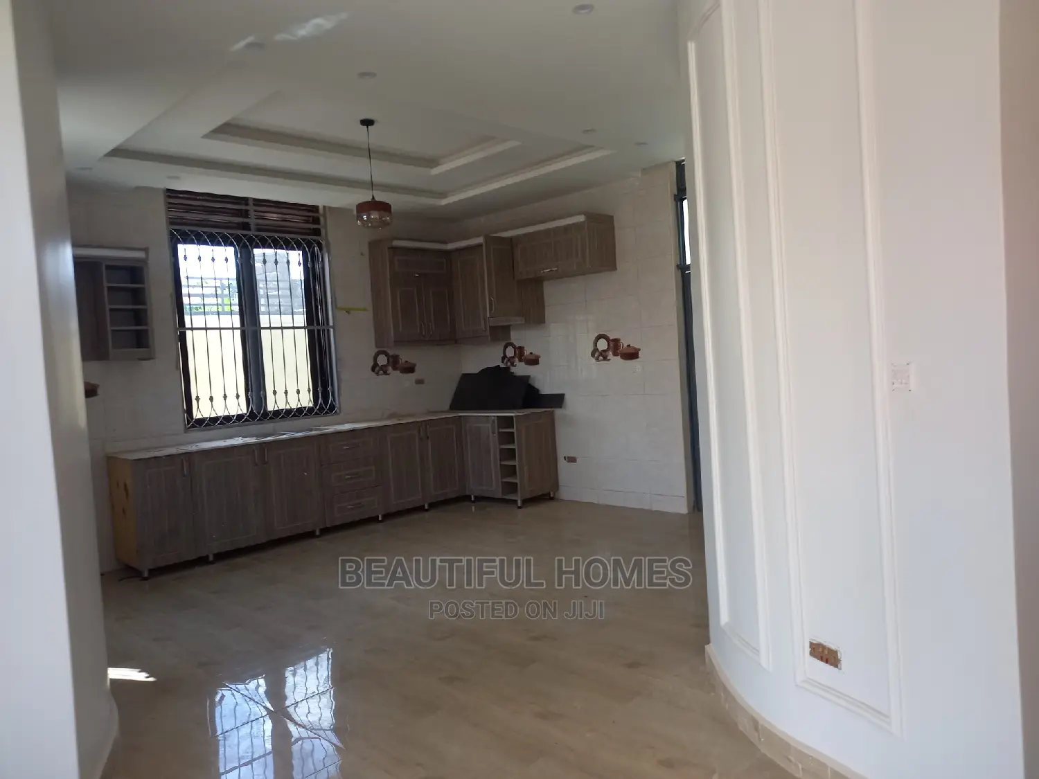 Furnished 6bdrm Mansion in Kira for Sale in Kira