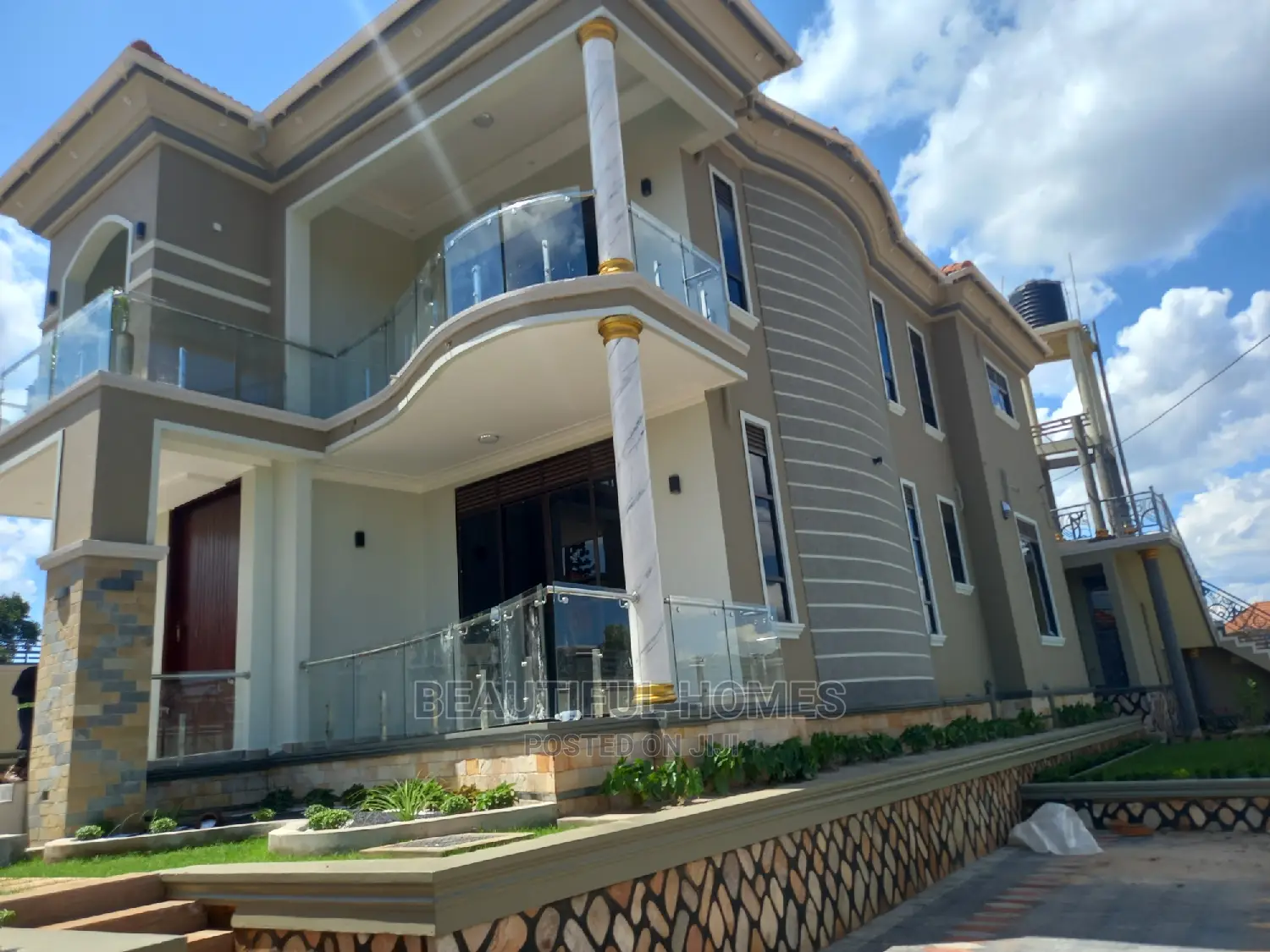 Furnished 6bdrm Mansion in Kira for Sale in Kira