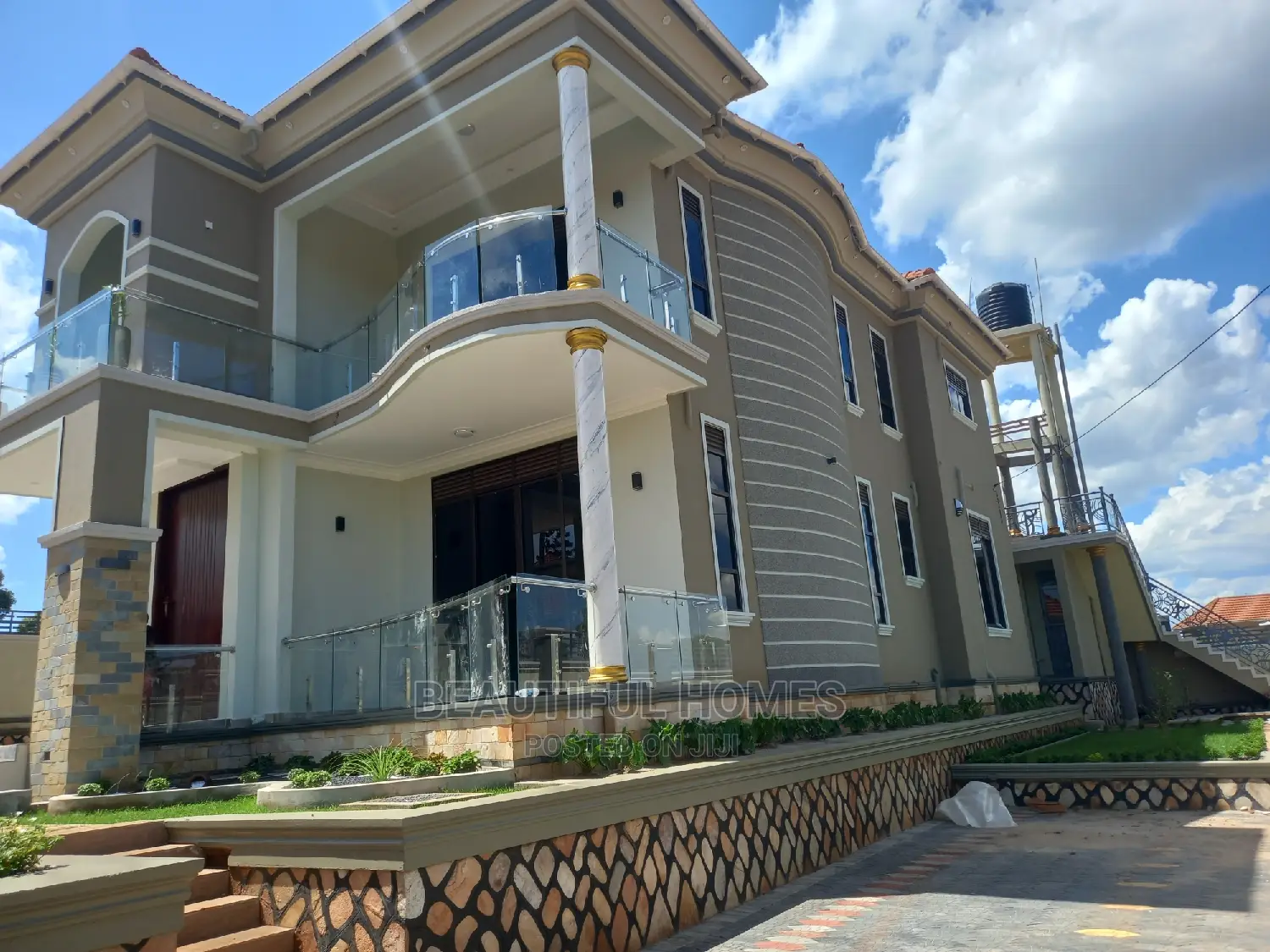 Furnished 6bdrm Duplex in Kira Corporate for Sale in Kira