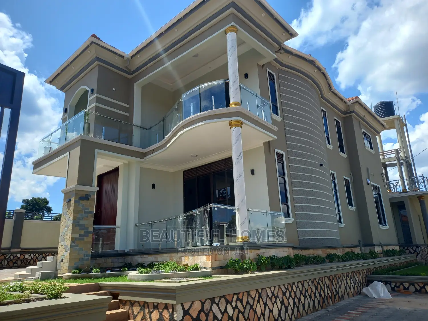 Furnished 6bdrm Duplex in Kira Corporate for Sale in Kira