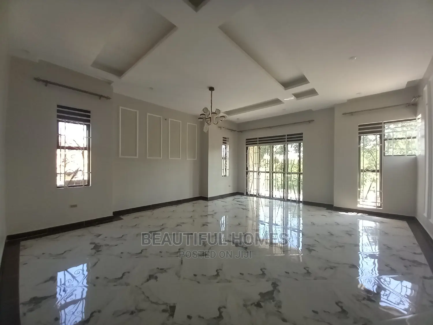 Furnished 6bdrm Mansion in Kira for Sale in Kira