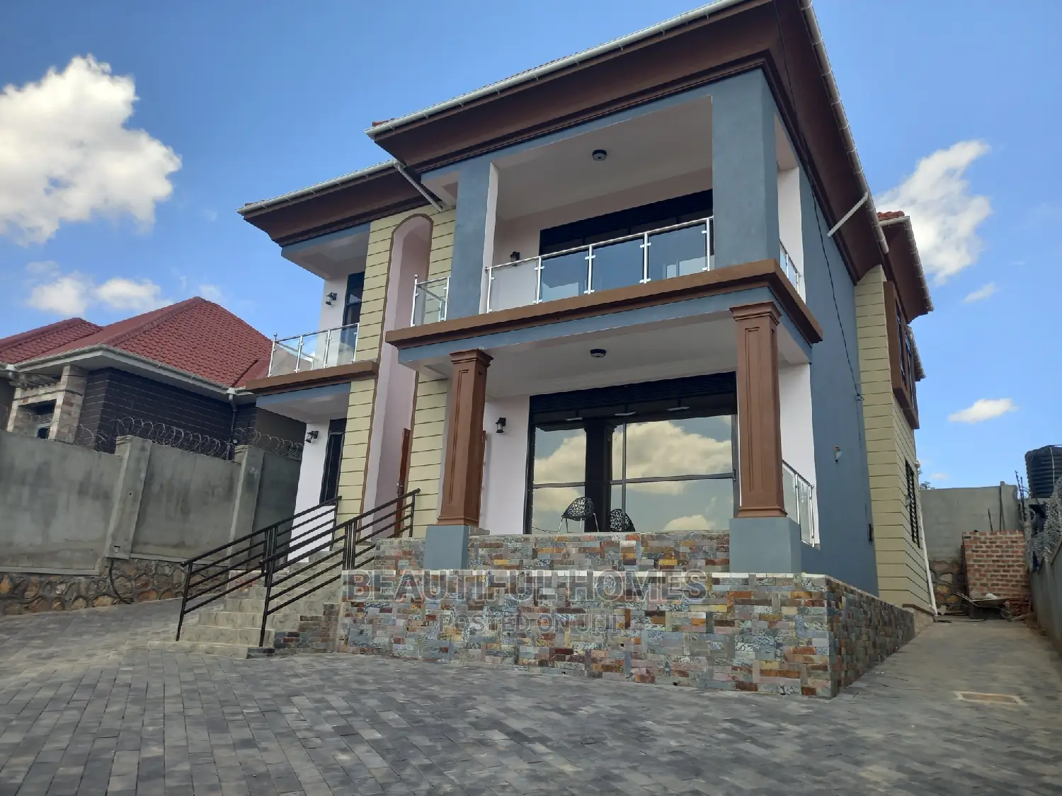 Furnished 6bdrm Mansion in Kira Posh, Central Division for Sale in Central Division