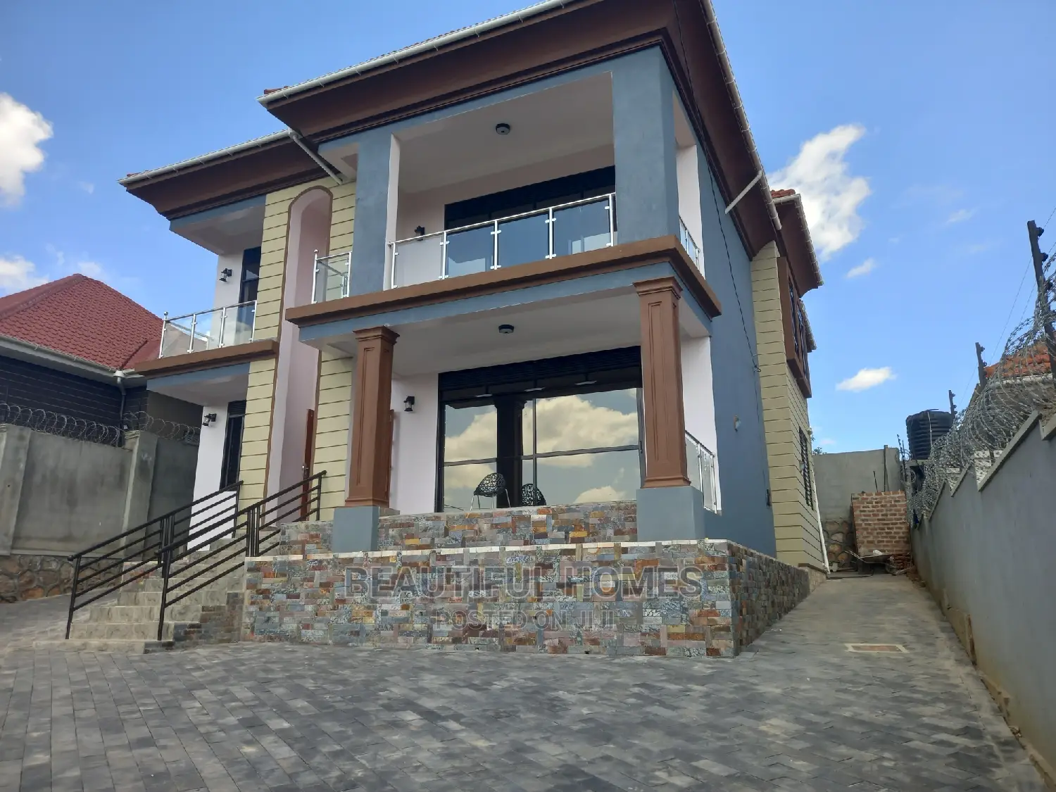 Furnished 6bdrm Mansion in Kira Posh, Central Division for Sale in Central Division