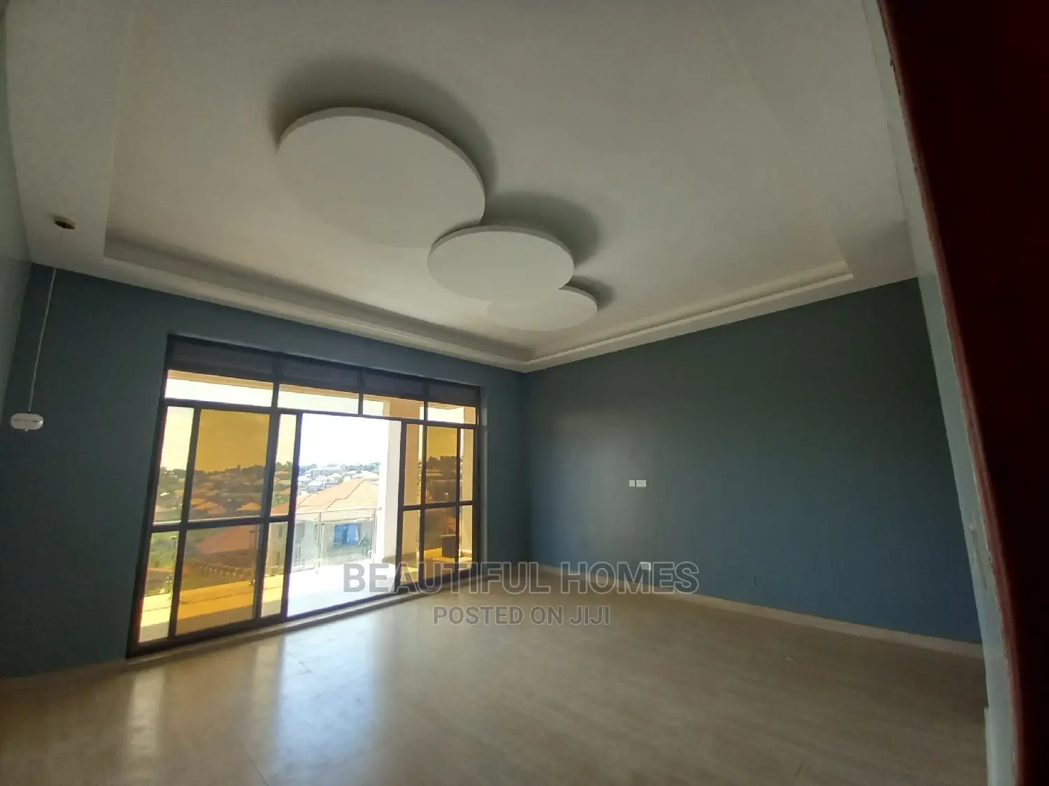 Furnished 6bdrm Mansion in Kira Mansions for Sale in Kira