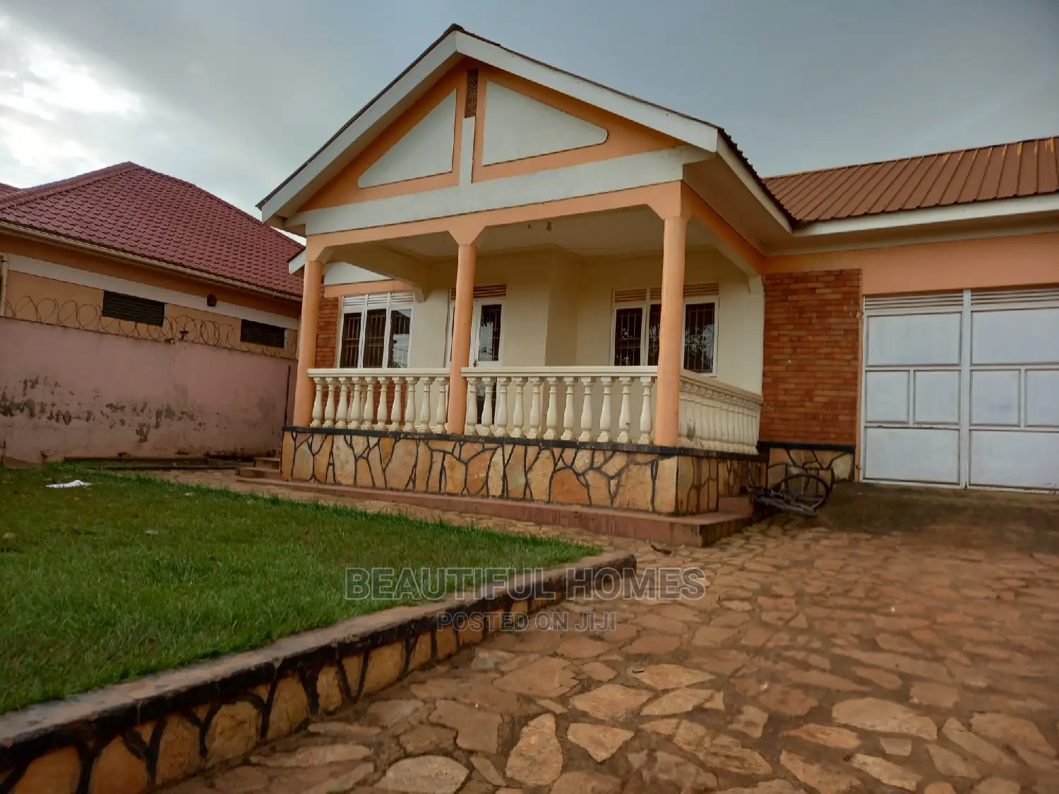 Furnished 4bdrm Bungalow in Kira for Sale in Kira