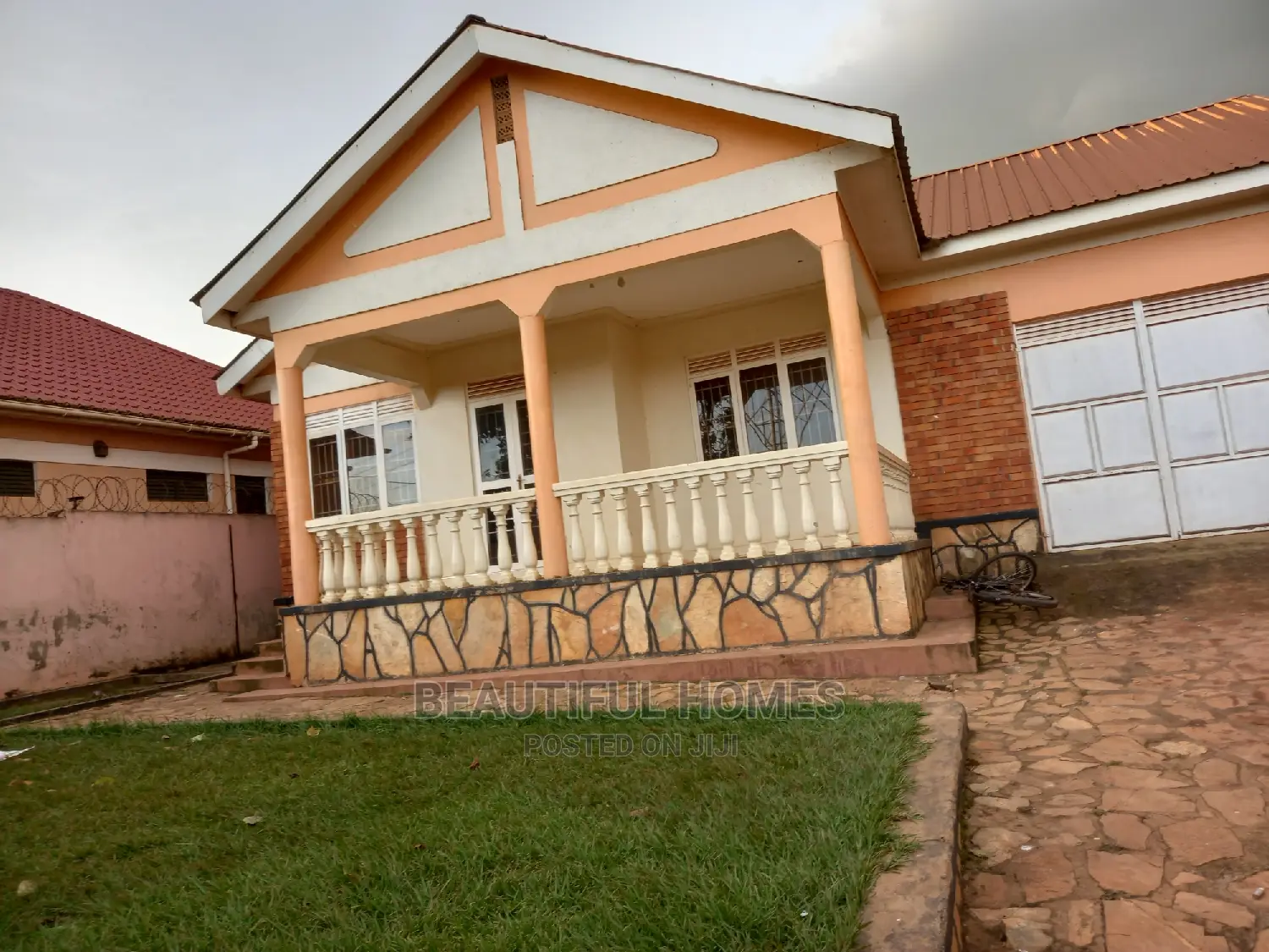 Furnished 4bdrm House in Kira for Sale in Kira
