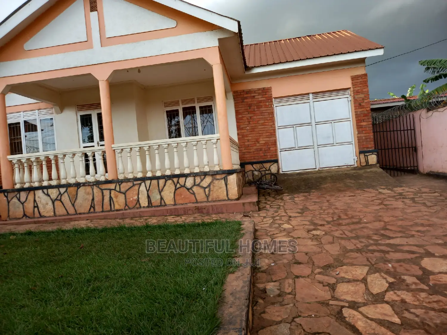 Furnished 4bdrm House in Kira for Sale in Kira