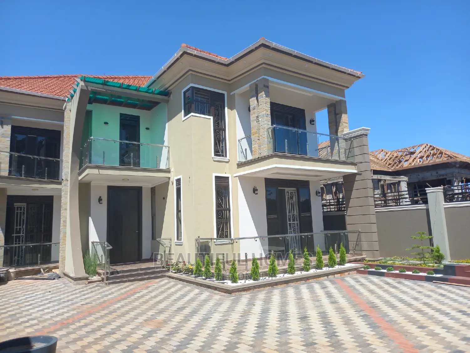 Furnished 6bdrm Duplex in Kira for sale in Kira