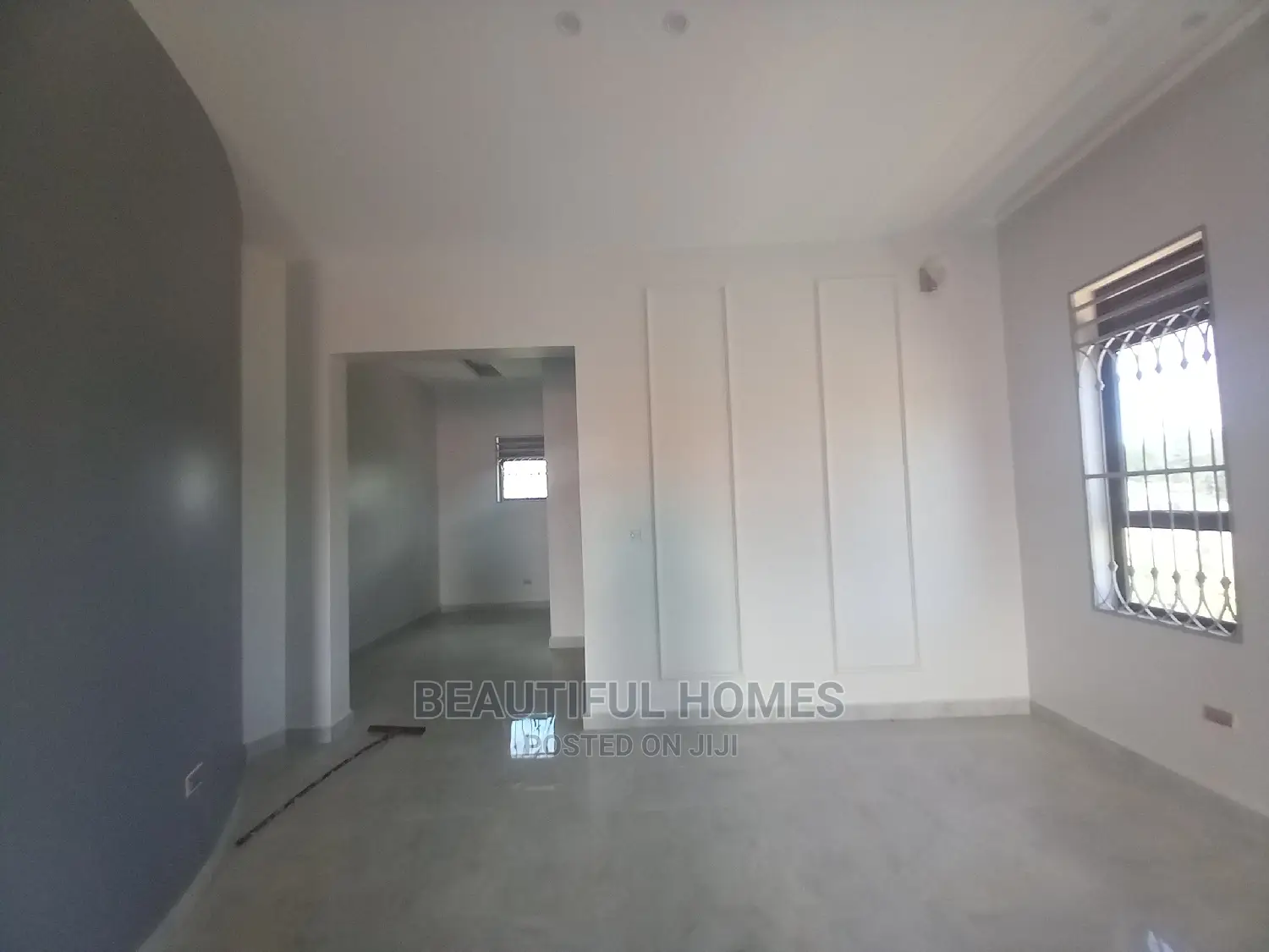 Furnished 6bdrm Mansion in Kira Well Organised for Sale in Kira