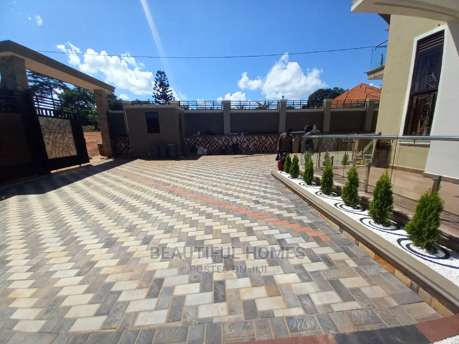 Furnished 6bdrm House in Kira for Sale in Kira