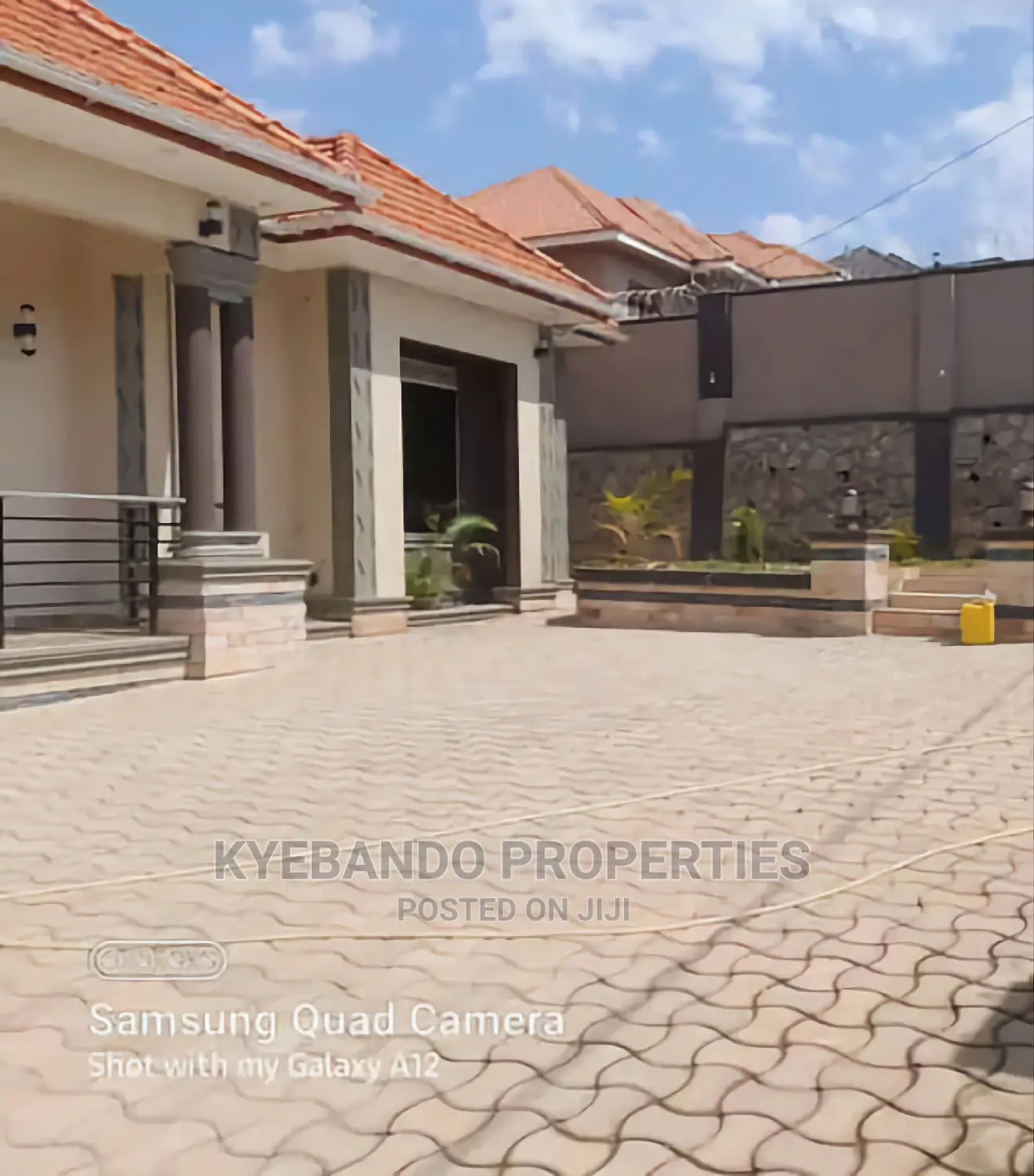 4bdrm Bungalow in Real Estate, Kira for sale in Kira