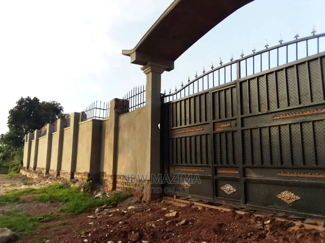 3bdrm Bungalow in Kitende Ntebe Rd, Central Division for sale in Central Division