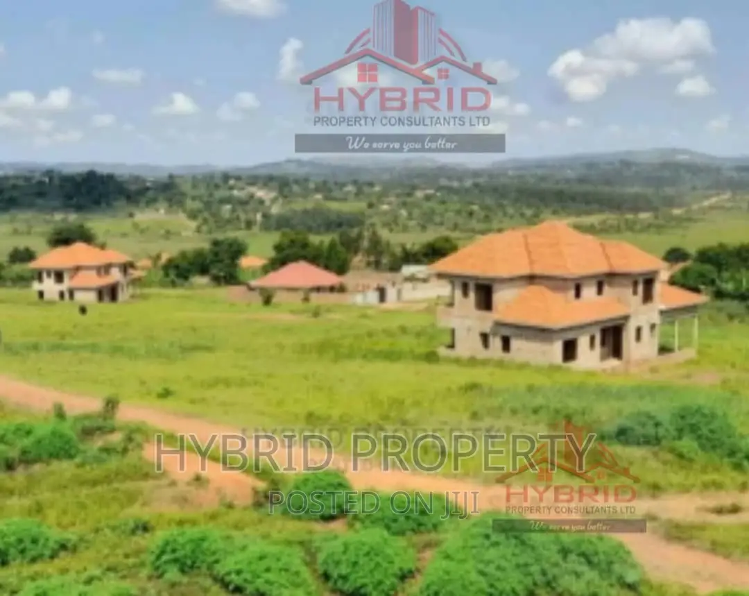 6bdrm Mansion in Nsangi~Katereke for sale in Nsangi