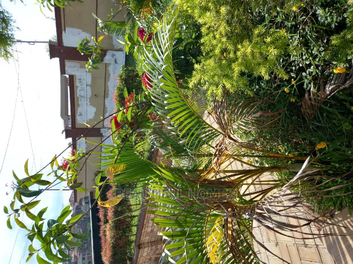 Furnished 4bdrm Mansion in Kira Wealthy for sale in Kira