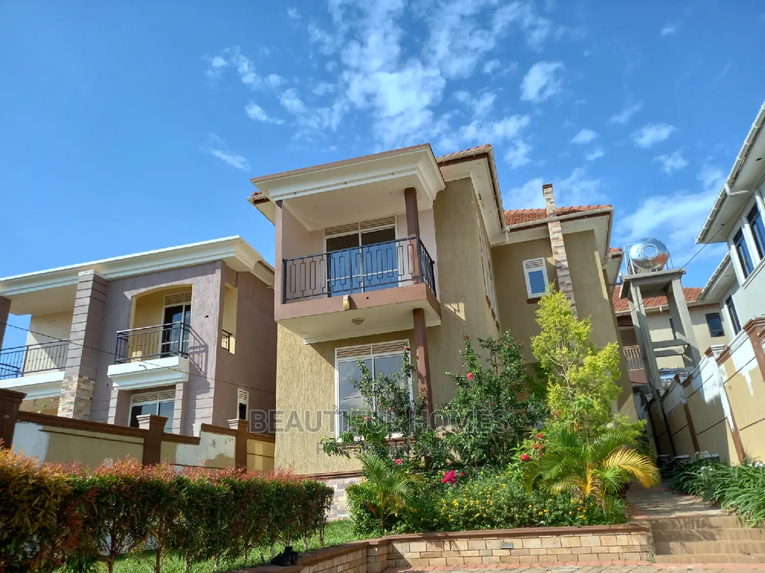 Furnished 4bdrm Mansion in Kira Wealthy for sale in Kira