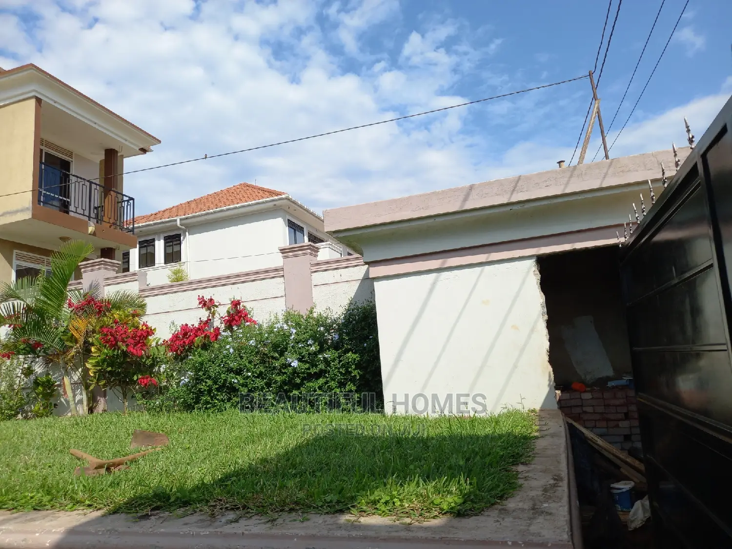 Furnished 4bdrm Duplex in Kira for sale in Kira